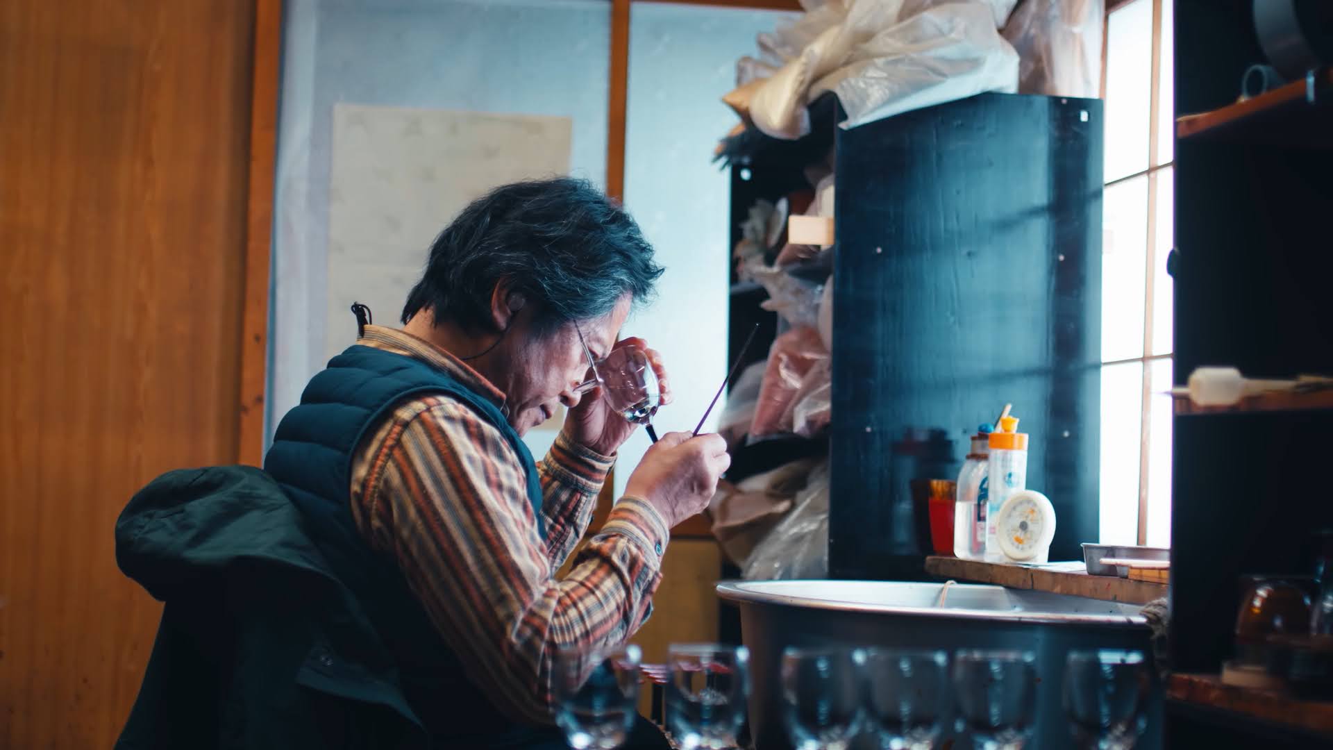 A man making traditional Nagano lacquerware